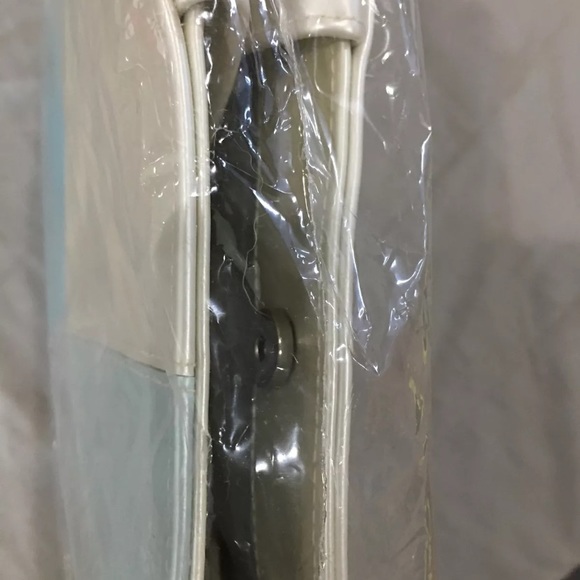 Avon vintage tote kept sealed - Picture 3 of 4